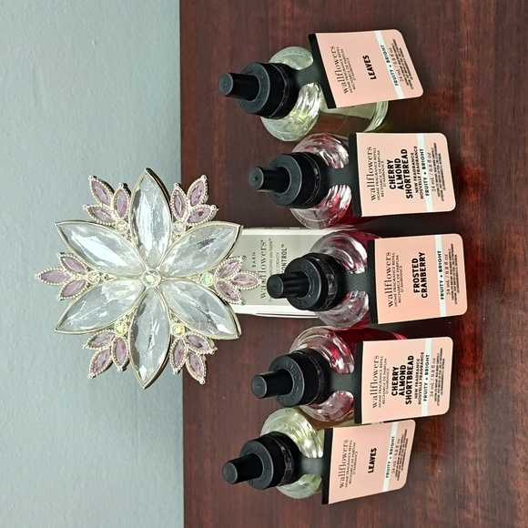 Bath & Body Works White Barn FRUITY & BRIGHT Wallflower Set + Night Light Plug - Picture 1 of 7